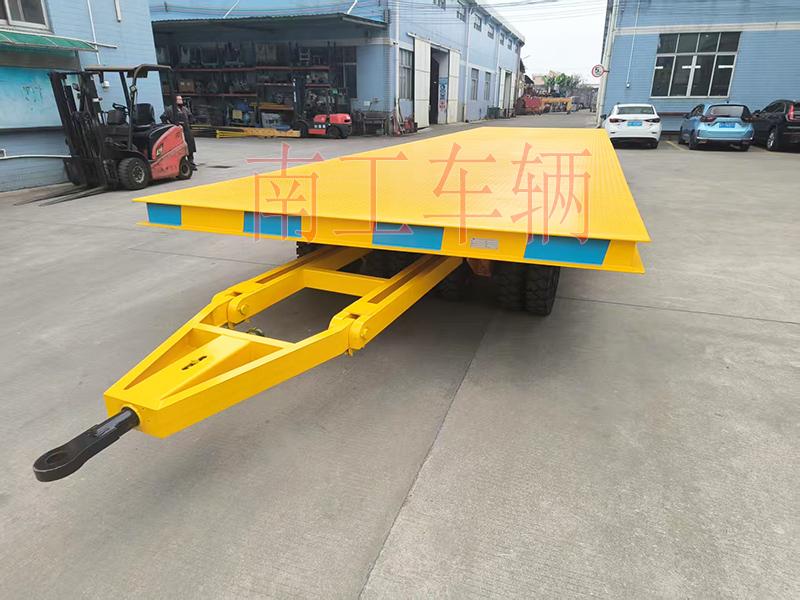 30吨重型12米牵引乐动登陆入口 全挂车橙色