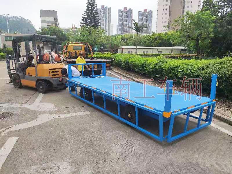2吨下翻护栏牵引工业乐动登陆入口 全挂式工具底盘拖车