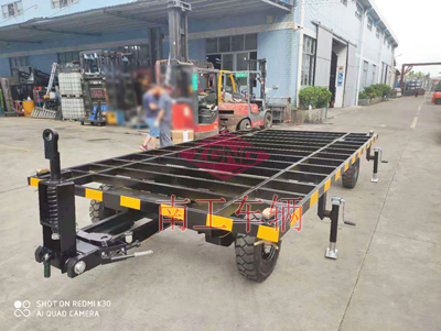 5吨骨架式乐动登陆入口移动房车底盘2I.jpg
