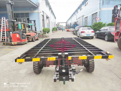 5吨骨架式乐动登陆入口移动房车底盘I.jpg