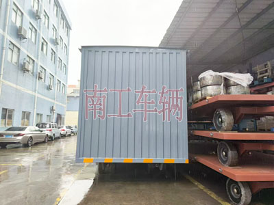 10吨箱式乐动登陆入口两侧带卷帘门4I.jpg