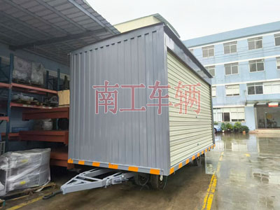10吨箱式乐动登陆入口两侧带卷帘门I.jpg